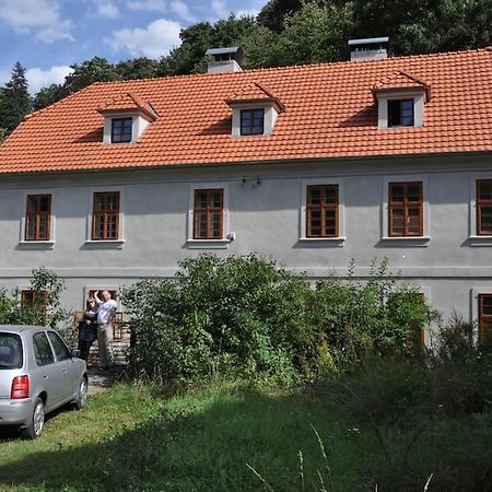 Apt. Overlooking The Castle Nizbor20Km From Prague Exterior photo